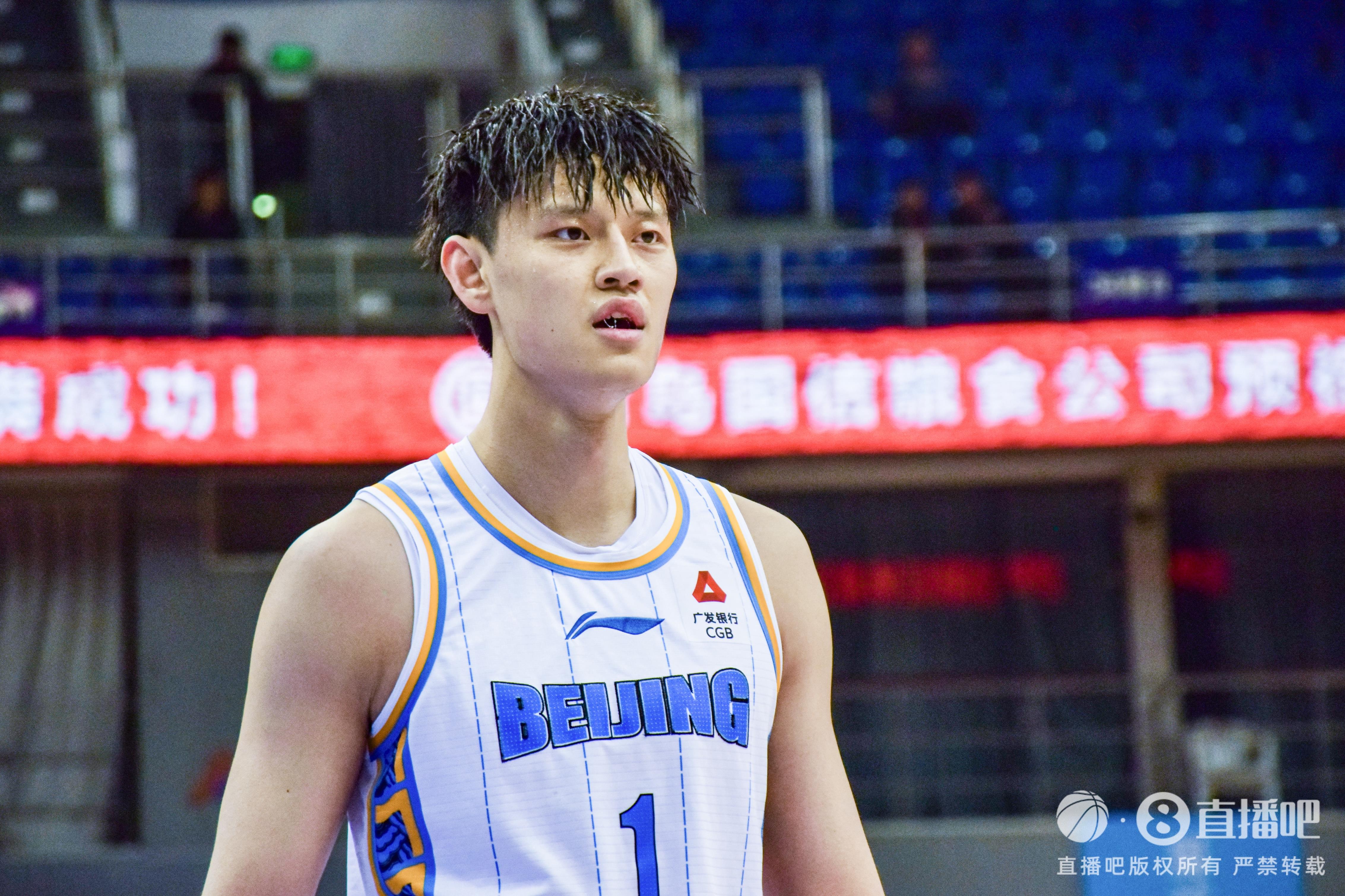 7次大帽相當(dāng)炸裂！曾凡博替補(bǔ)砍16分7板7帽 大帽絕殺遼寧！