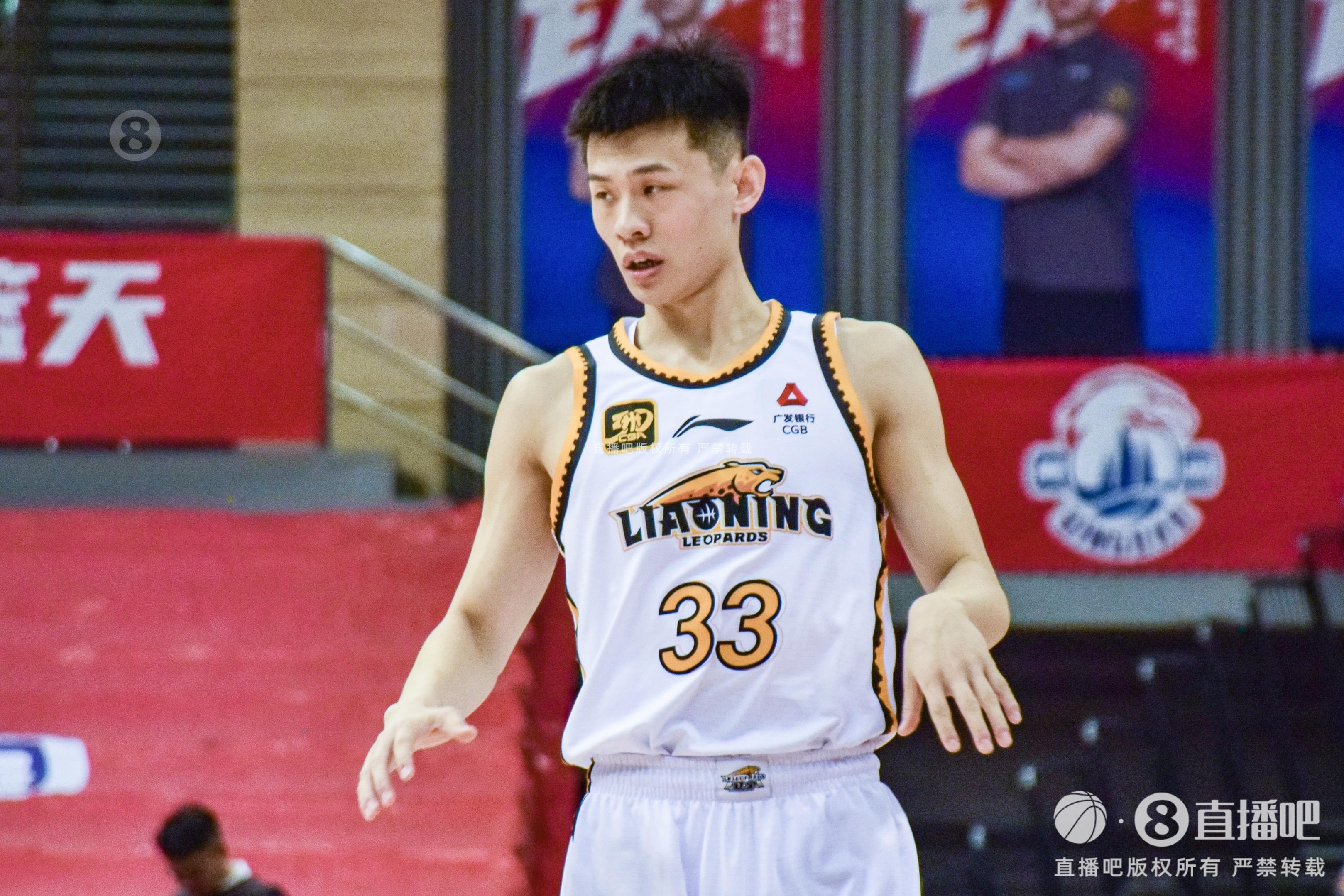 盡力了！王嵐嵚末節(jié)2記三分 全場(chǎng)18分鐘4中3拿到10分